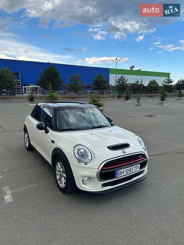 Хэтчбек MINI Hatch 2015 в Одессе фото 2 Хэтчбек MINI Hatch 2015 в Одессе