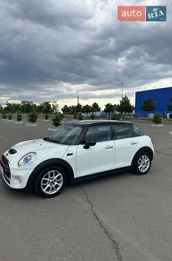 Хэтчбек MINI Hatch 2015 в 