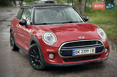 Хэтчбек MINI Hatch 2015 в Киеве