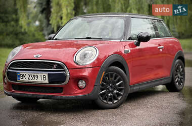 Хетчбек MINI Hatch 2015 в 