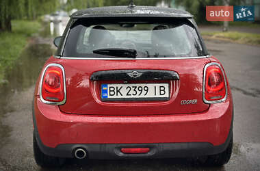 Хетчбек MINI Hatch 2015 в 