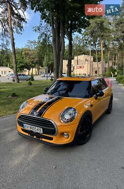 Хетчбек MINI Hatch 2015 в 