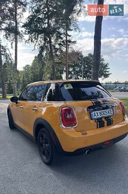 Хетчбек MINI Hatch 2015 в 