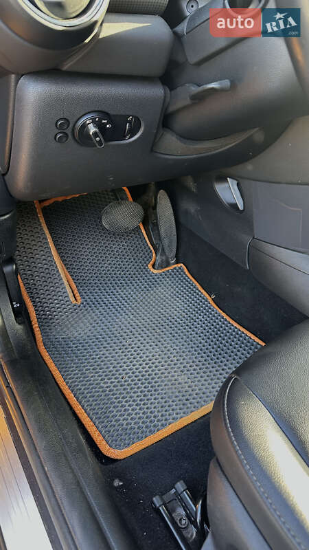 Хэтчбек MINI Hatch 2014 в Чернигове