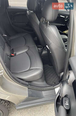 Хэтчбек MINI Hatch 2019 в Киеве