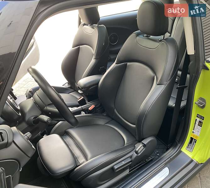 Хэтчбек MINI Hatch 2014 в Киеве