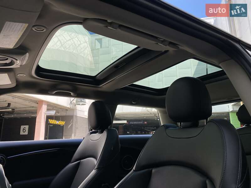 Хэтчбек MINI Hatch 2014 в Киеве