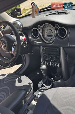Хетчбек MINI Hatch 2004 в 