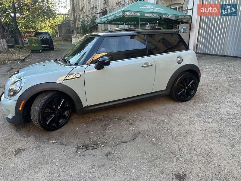 Хетчбек MINI Hatch 2013 в Києві