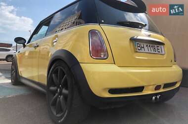 Хэтчбек MINI Hatch 2005 в 