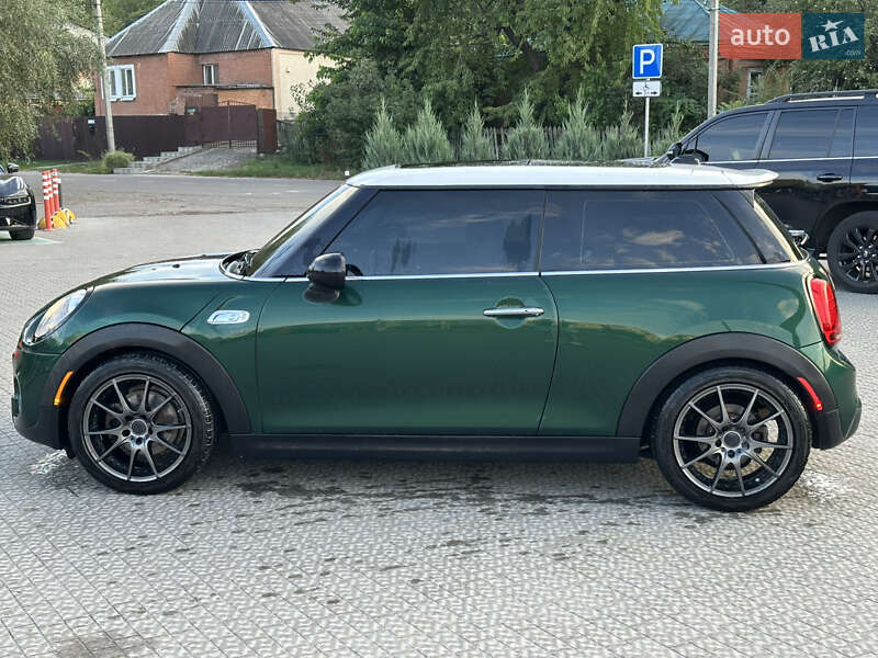 Хэтчбек MINI Hatch 2015 в Полтаве