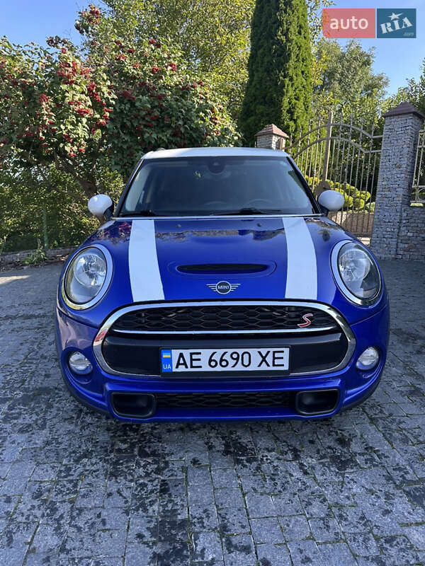 Хетчбек MINI Hatch 2018 в 
