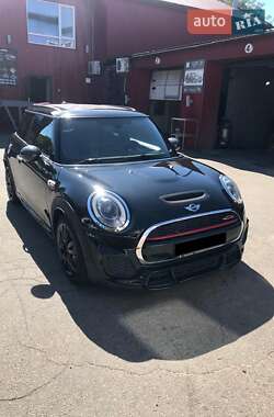 Хэтчбек MINI Hatch 2015 в Киеве