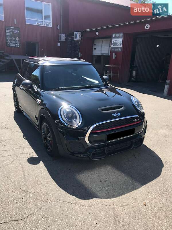 Хетчбек MINI Hatch 2015 в 