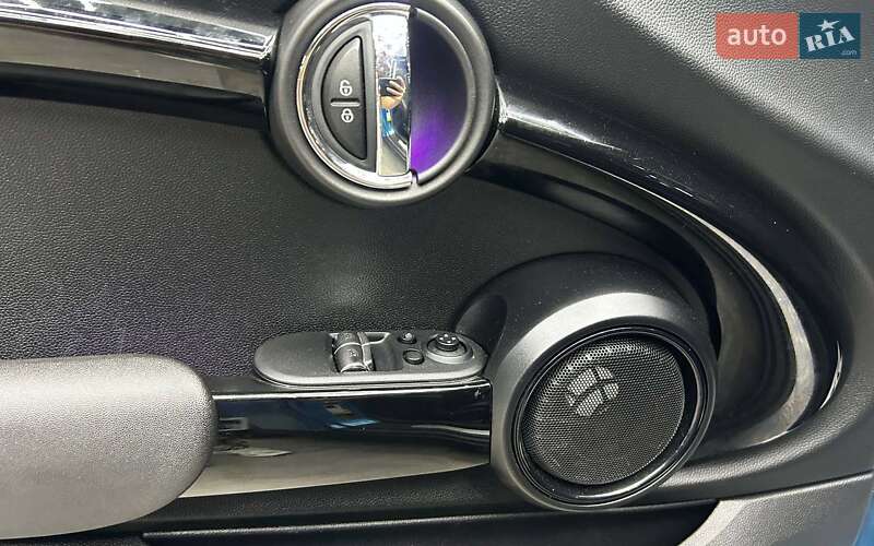 Хэтчбек MINI Hatch 2015 в Черновцах