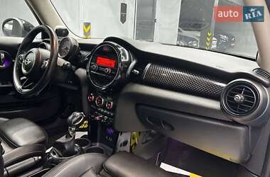 Хэтчбек MINI Hatch 2015 в Черновцах