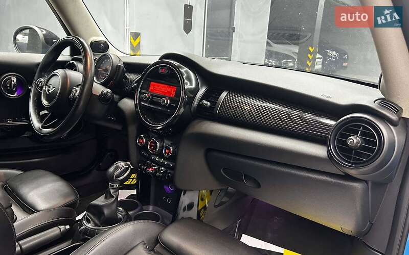 Хэтчбек MINI Hatch 2015 в Черновцах