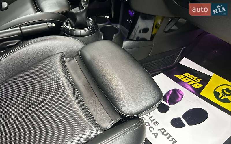 Хэтчбек MINI Hatch 2015 в Черновцах