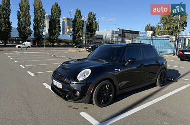 Хетчбек MINI Hatch 2015 в 