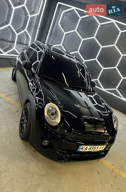 Хетчбек MINI Hatch 2015 в 