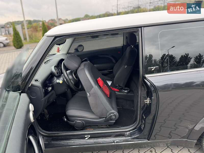 Хэтчбек MINI Hatch 2005 в Хмельницком