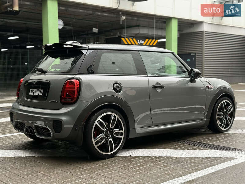 Хэтчбек MINI Hatch 2018 в Киеве