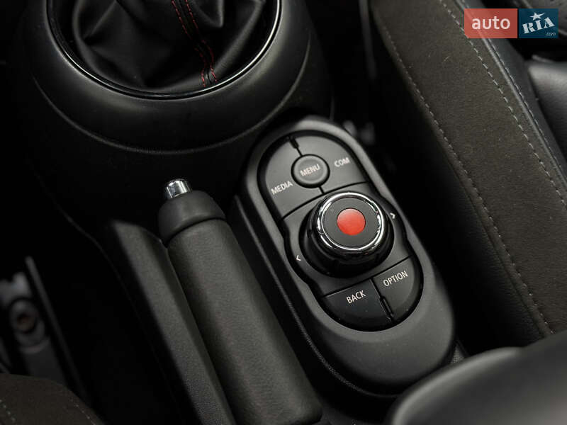 Хэтчбек MINI Hatch 2018 в Киеве
