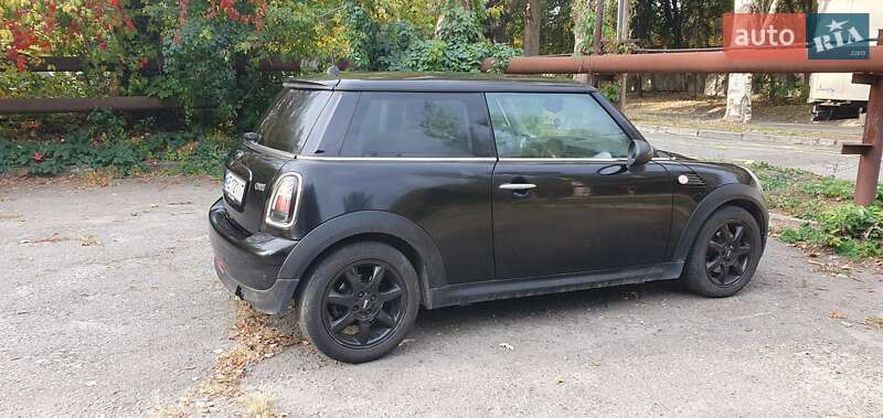 Хэтчбек MINI Hatch 2010 в 