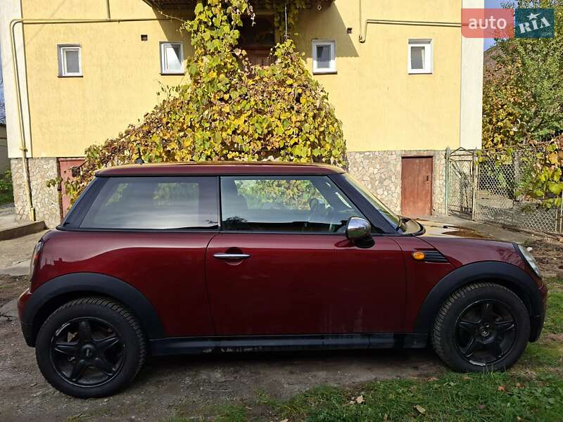 Хэтчбек MINI Hatch 2008 в Дрогобыче