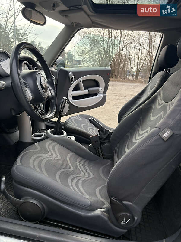 Хэтчбек MINI Hatch 2001 в Ужгороде