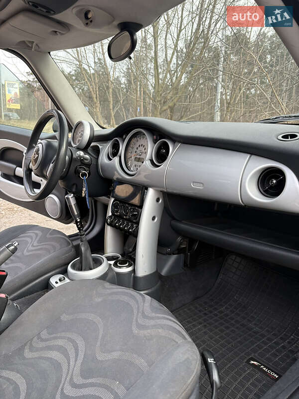 Хэтчбек MINI Hatch 2001 в Ужгороде