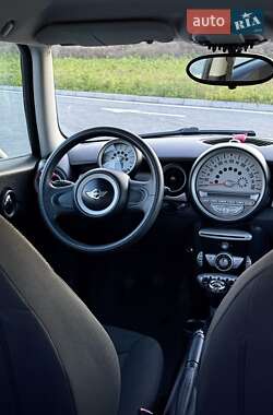 Хэтчбек MINI Hatch 2009 в Луцке