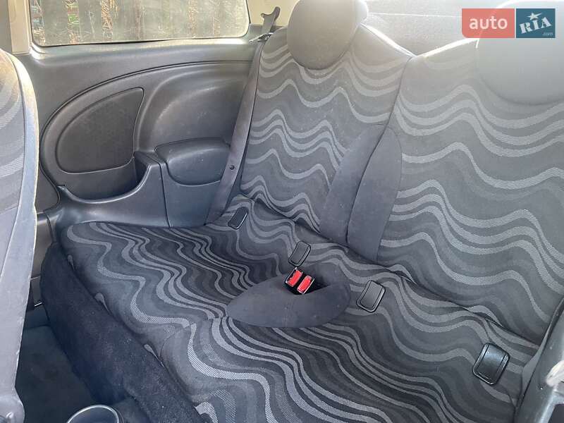 Хетчбек MINI Hatch 2001 в Звягелі