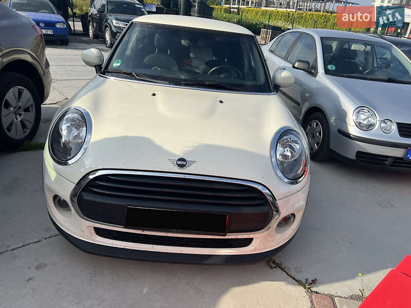 Хэтчбек MINI Hatch 2019 в Киеве