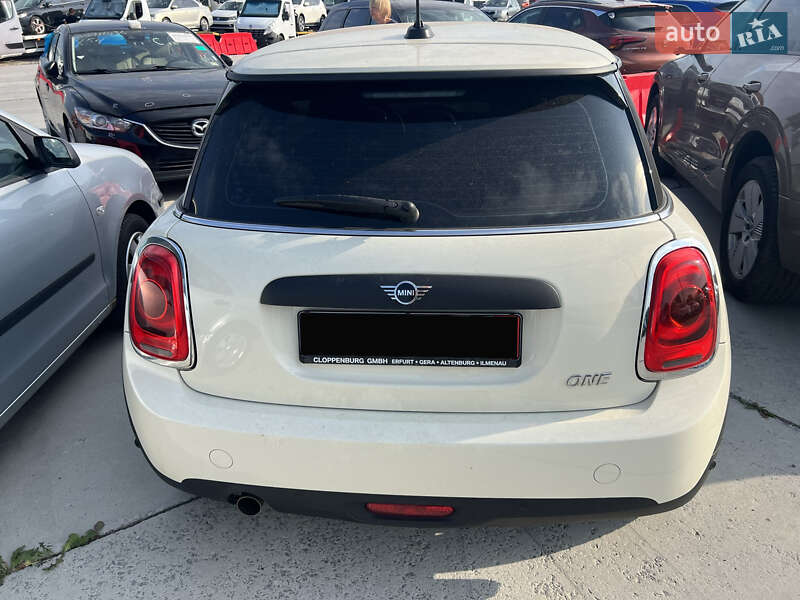 Хэтчбек MINI Hatch 2019 в Киеве
