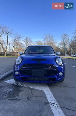 Хэтчбек MINI Hatch 2019 в Киеве