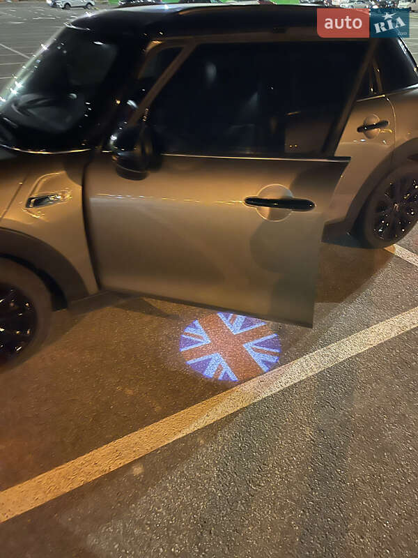 Хетчбек MINI Hatch 2019 в Києві