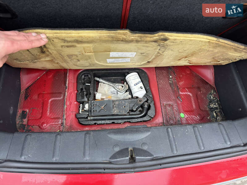 Хэтчбек MINI Hatch 2003 в Ивано-Франковске