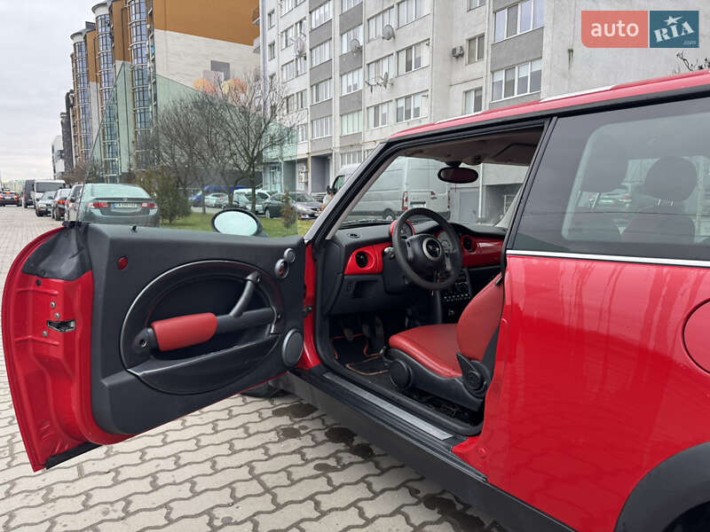 Хэтчбек MINI Hatch 2003 в Ивано-Франковске