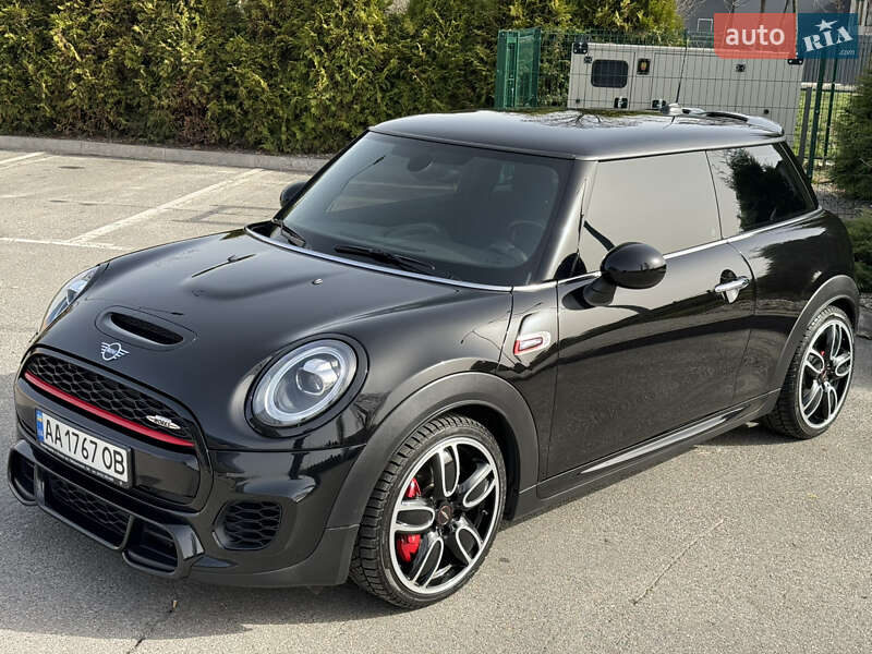 Хэтчбек MINI Hatch 2019 в Киеве