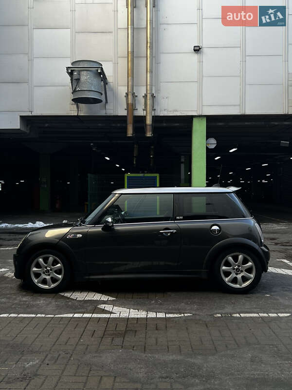 Хэтчбек MINI Hatch 2005 в Киеве