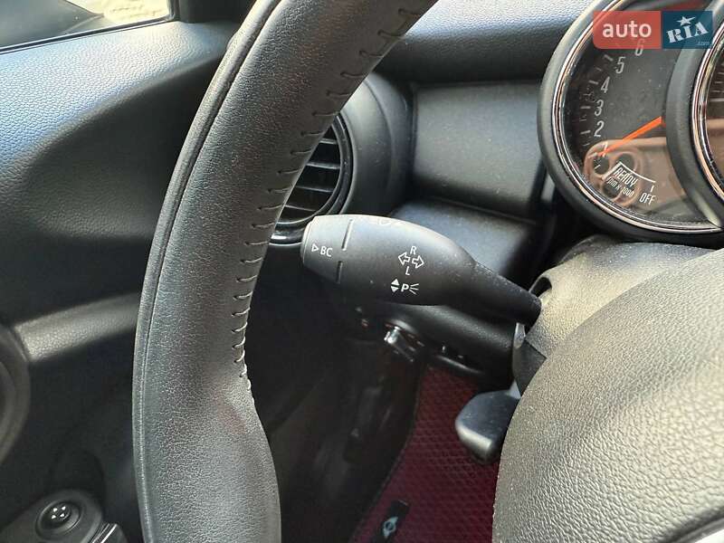 Хэтчбек MINI Hatch 2019 в Киеве