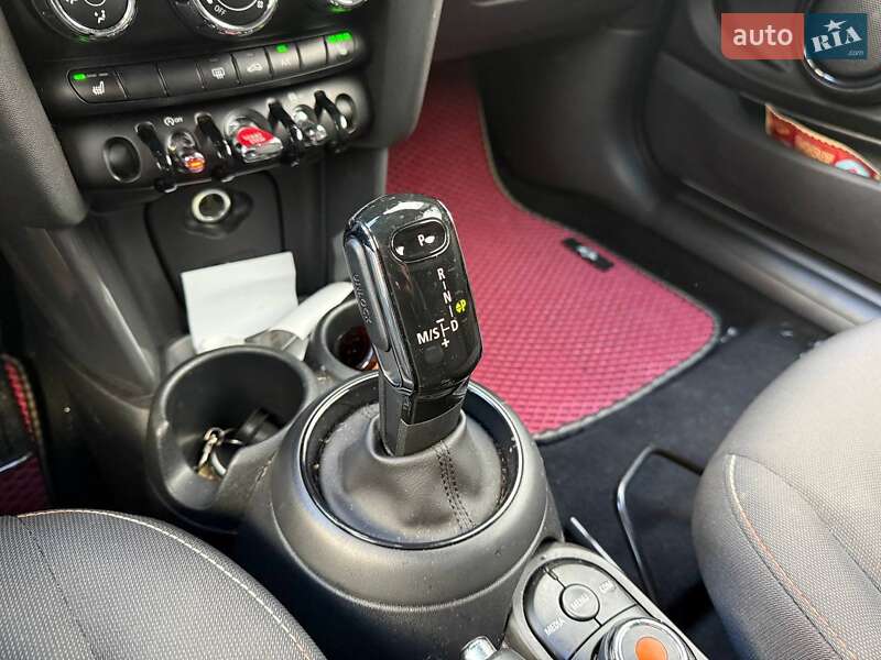 Хэтчбек MINI Hatch 2019 в Киеве