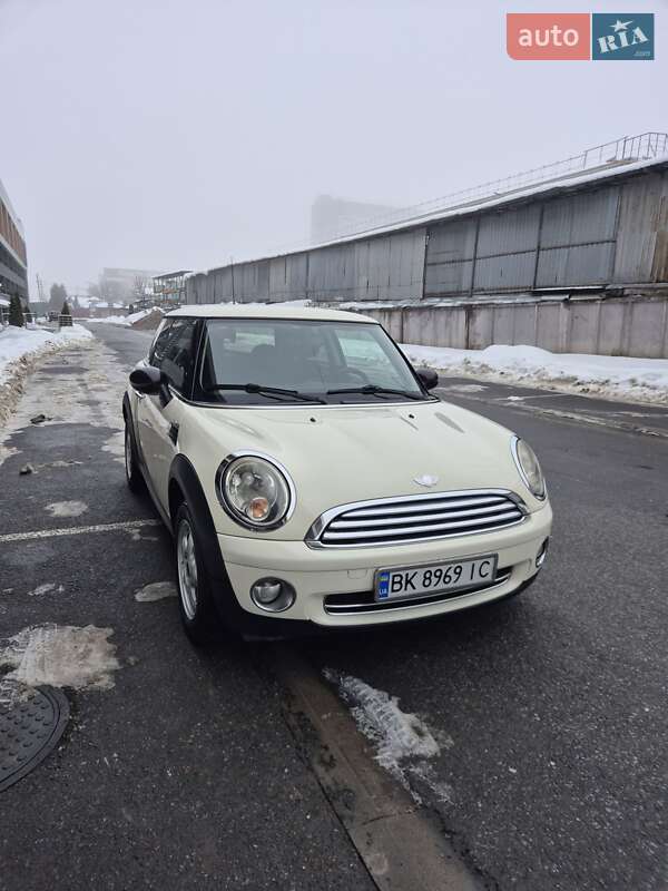 Хэтчбек MINI Hatch 2008 в Львове