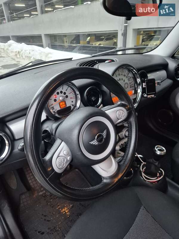 Хэтчбек MINI Hatch 2008 в Львове
