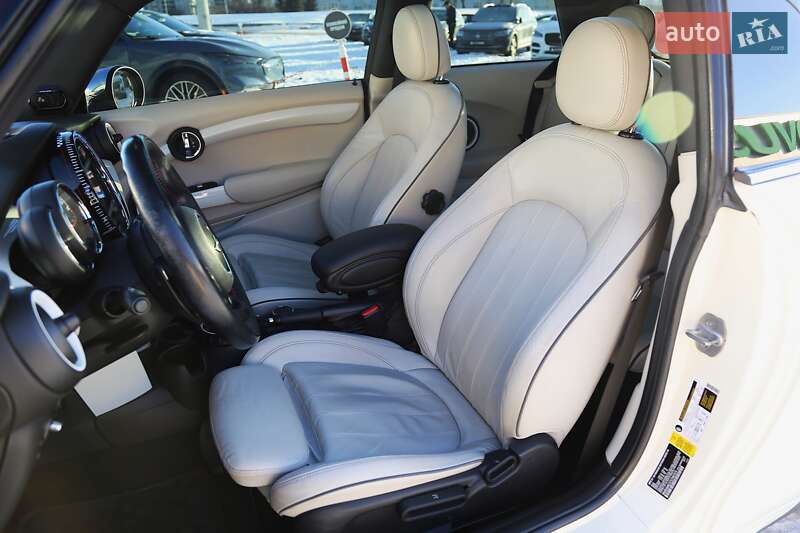 Хэтчбек MINI Hatch 2016 в Киеве