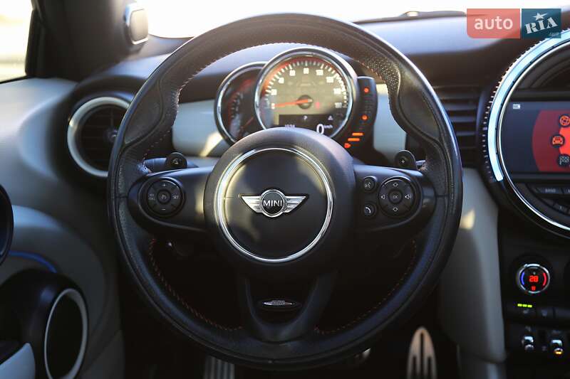 Хэтчбек MINI Hatch 2016 в Киеве