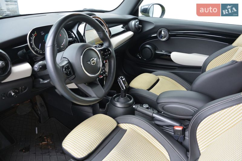 Хетчбек MINI Hatch 2023 в Києві