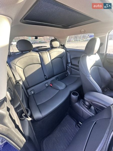 Хэтчбек MINI Hatch 2019 в Киеве