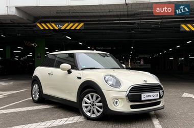 Хэтчбек MINI Hatch 2019 в Киеве